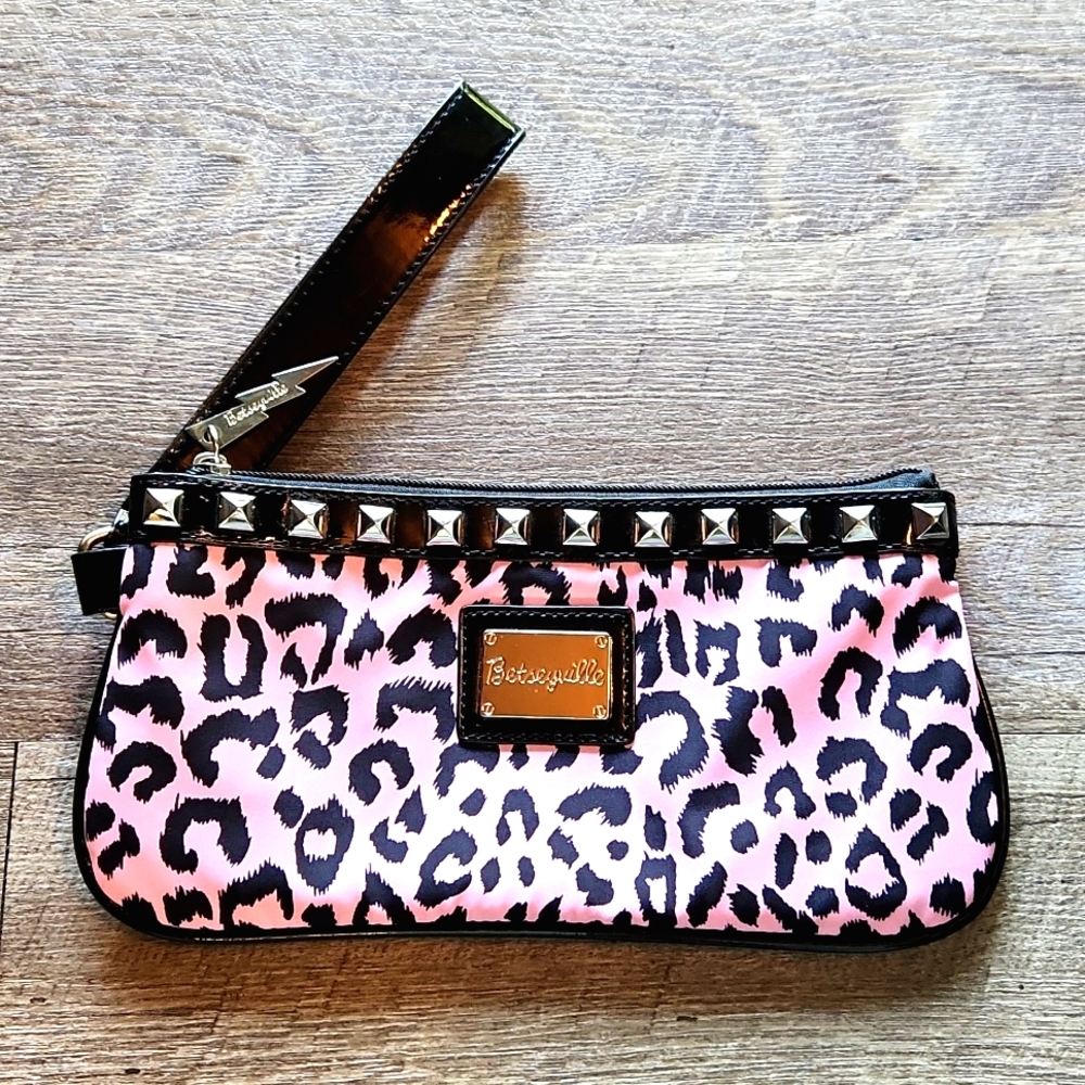 Betsey Johnson Betseyville Baby Pink Leopard Cheetah Black Patent Wristlet